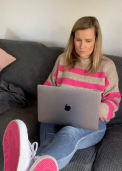 Amanda wearing pink for Girls' Night In
